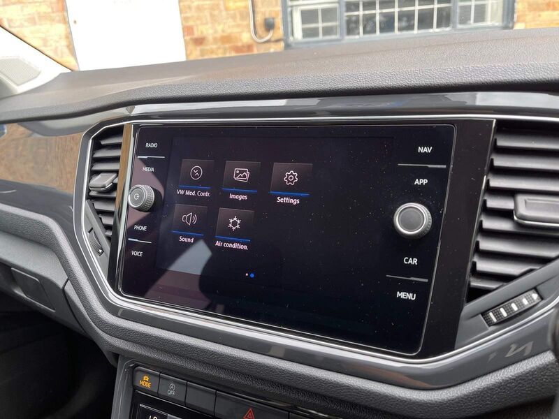 VOLKSWAGEN T-ROC