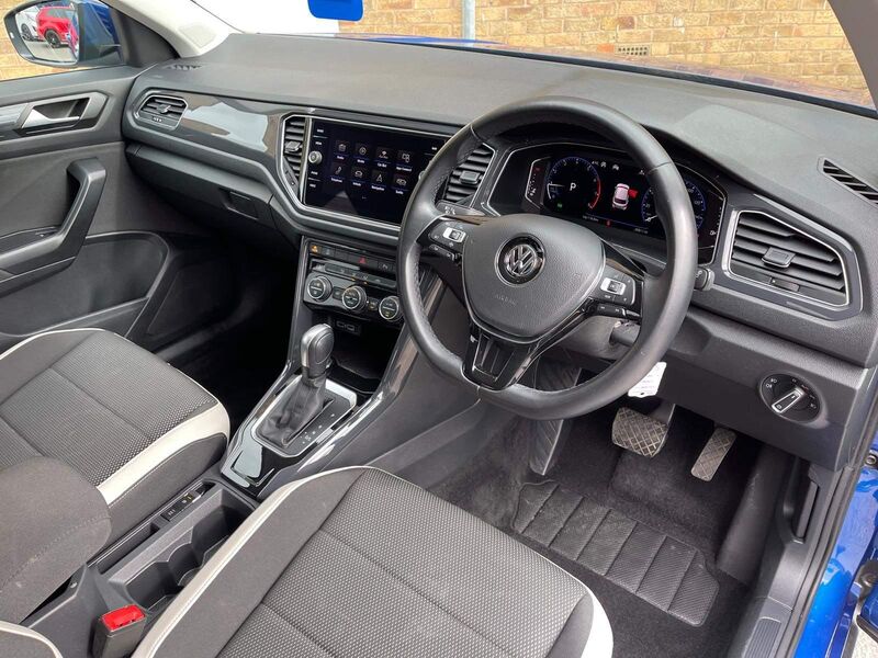 VOLKSWAGEN T-ROC