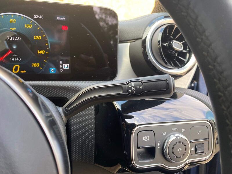 MERCEDES-BENZ CLA