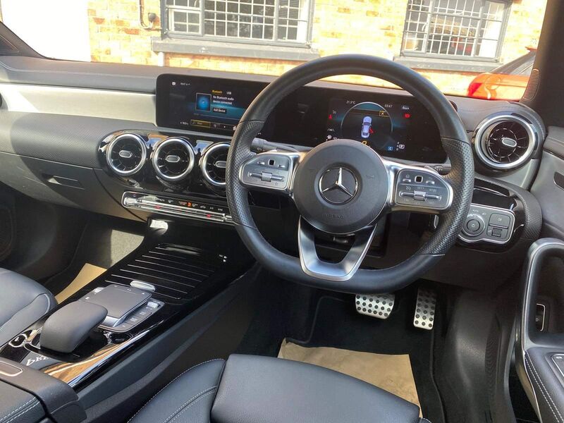 MERCEDES-BENZ CLA
