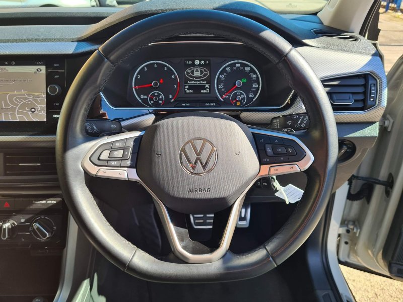 VOLKSWAGEN T-CROSS
