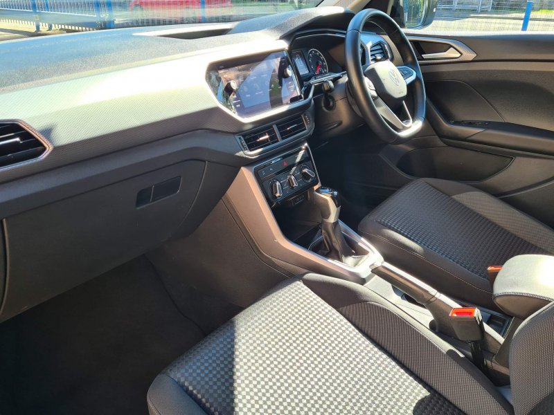 VOLKSWAGEN T-CROSS