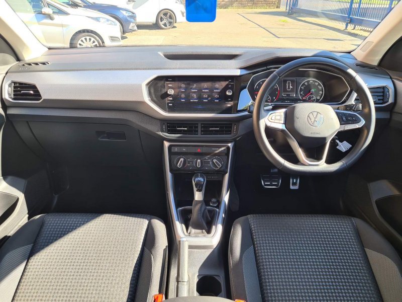 VOLKSWAGEN T-CROSS