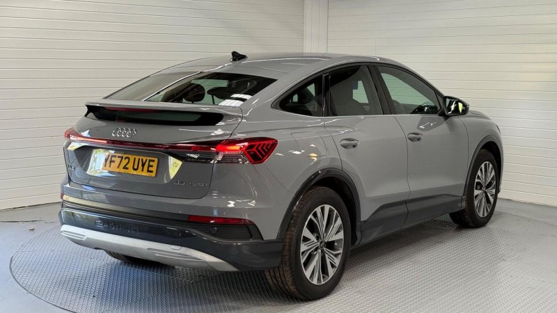 AUDI E-TRON
