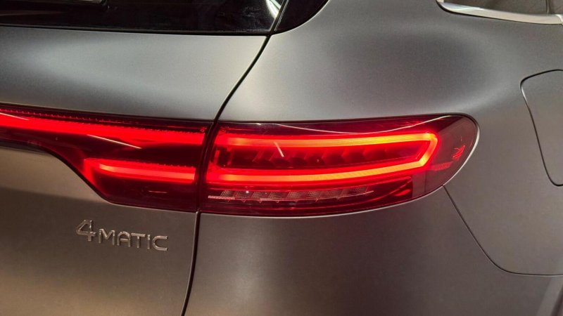 MERCEDES-BENZ EQC
