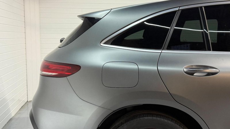 MERCEDES-BENZ EQC
